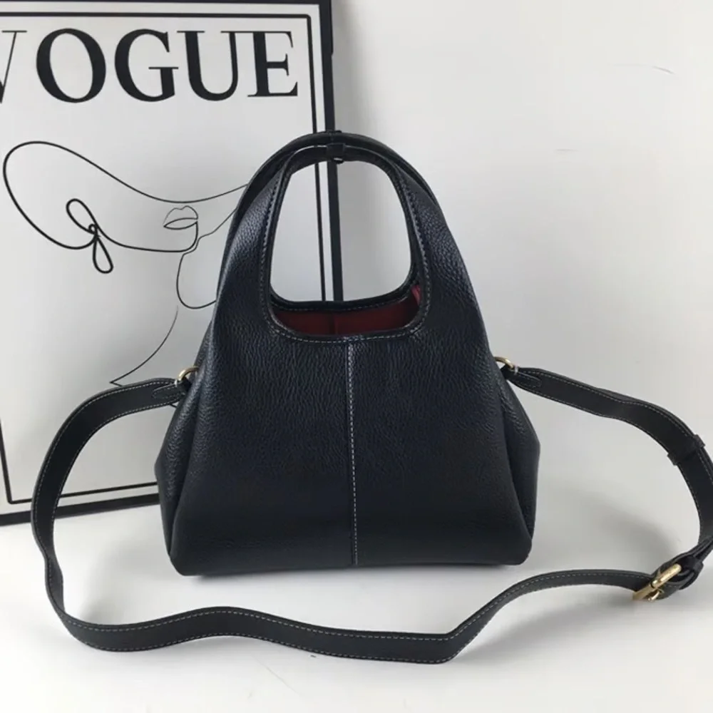 Coach Black Lana 23 Leather Hobo Bag with Gold Hardware - Picture 4 of 9